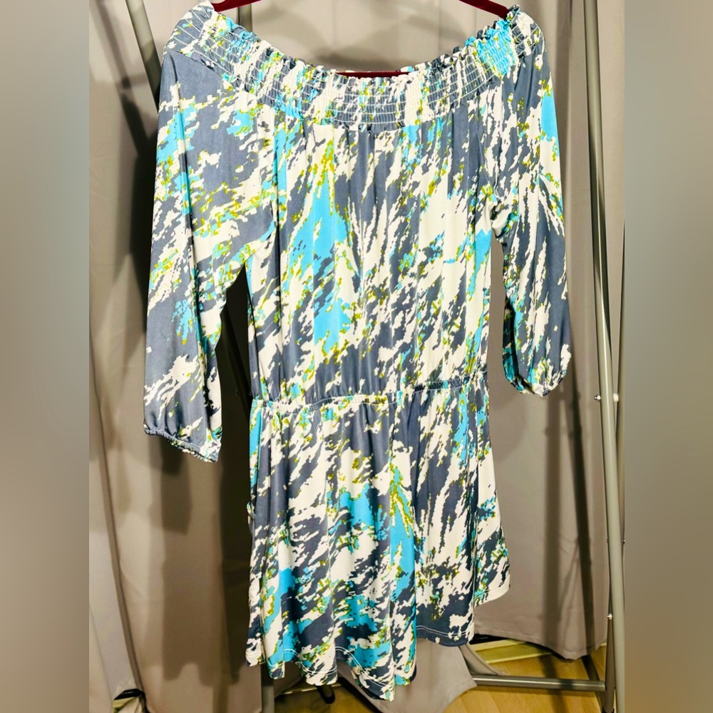 Shoulder less kind sleeve romper